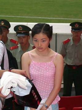 老实巴交的乡下女人，一夜杀了邻居一家4口，起因是一只鸡
